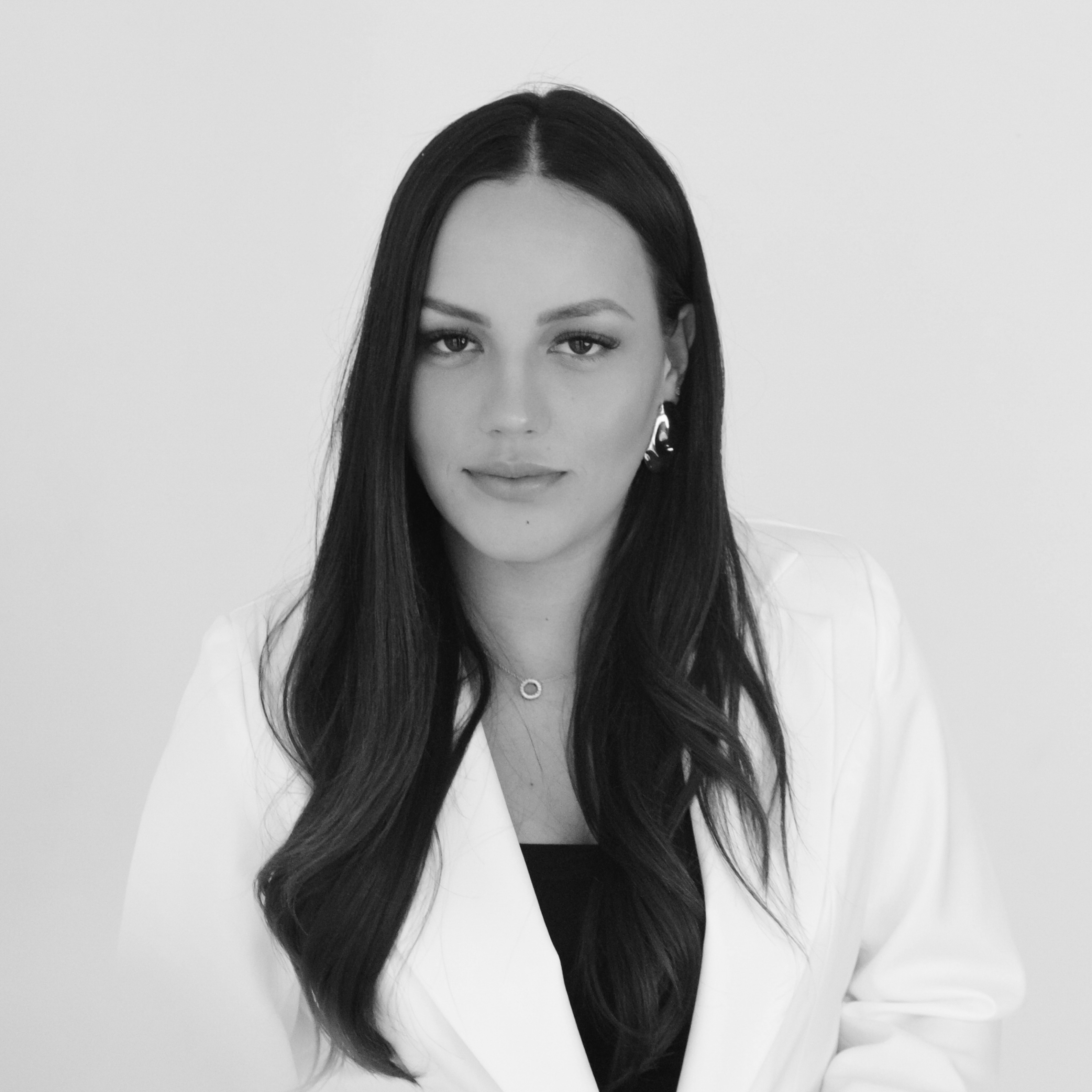 Retrato de Millena Alves, fundadora e Co-CEO da MIBRAND